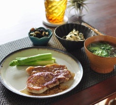 肉を焼くのが好きすぎるw絶品ポークソテーで晩ごはん