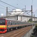 『205系南武線ナハ37+42編成、ナハ41+40編成暫定10連化』の画像