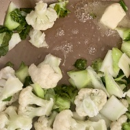 カリフラワーを全部使ってクリーミーグラタン！