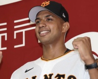 阪神ファン、ライマルを絶賛「制球力ヤバい」「メジャー行ったらいいのになんで巨人やねんw」