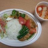 『汐留 シンガポール海南鶏飯「ドライチキンカレー弁当」500円!』の画像