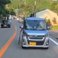 【動画】バットを振り回しながら煽り運転する軽自動車が福岡で撮影される。