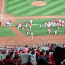 （プロ野球）　カープ 　巨人に 先勝　連勝で 貯金 １ に　