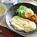 豚バラ焼き肉用を刻んで作る絶品！汁まで一滴残らず飲み干したい【豆乳坦々つけそうめん】