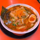 ラーメン推しのうどん店でいただく辛旨ラーメン