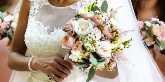 友達(新郎側)の結婚式に行ったら、新郎姉が美人だったのに新郎兄の奥さんは言っちゃいけないが二人共顔がそっくりでタカトシのトシに激似だった…
