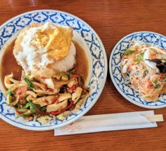 タイ料理「ライカノ」（北千住）で「イカのガパオ炒めのライカノセット」