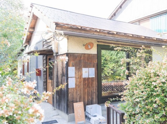 枚方大橋近くにつくってたカフェ「みなもあん」がオープンしてる