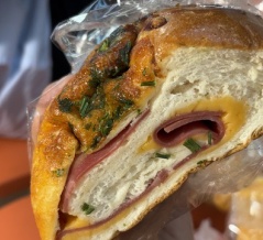 新竹グルメ「新竹牧場」ミルク入りパン生地 香り良くもっちり柔らか 美味しいパン屋