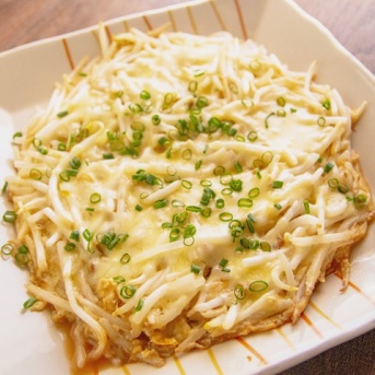 【コスパばつぐん食材といえば】給料日前の救世主、もやしを使った節約レシピ4選