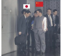 日中局長級協議の写真、中国側の局長がチンピラにしか見えないと話題に（笑）　海外の反応。