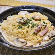 パンチェッタとマッシュルームのクリームパスタ&カツ丼、トンカツ「家康」