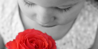 【感動】伯母「去年ね、えっちゃんが亡くなったのよ。覚えてる？」私「誰？」→ その夜、夢を見て記憶が急に甦ってきて『えっちゃん』が誰かを思い出した