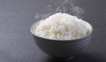 汚くないと分かってても人の家の食事とか食器が苦手な気持ちわかるやつおる?