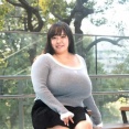 【画像】おっぱいがデカすぎる不動産営業女性wwwwww