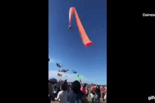 動画 台湾の凧揚げ大会で事故発生 女児が空を飛ぶ なんjクエスト