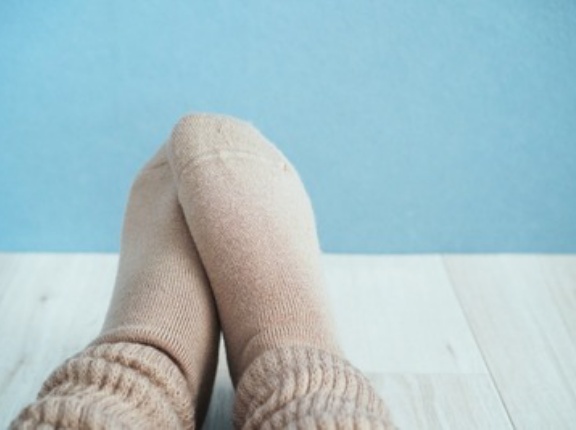 【大惨事】Amazonで『電熱靴下』買った人、凄まじいことになる…