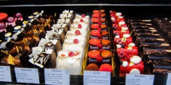 弟嫁がケーキを皿に乗せずテーブルに置いた件