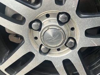 駐車場で車のホイールナット緩められる被害…相手の弁護士が提示した示談の条件とは…