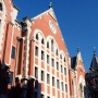 【これは酷い】慶應義塾大学職員が女子トイレを盗撮し逮捕！押収されたパソコンからは盗撮動画1000件以上見つかる