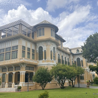 【バンクンプロム宮殿　Bang Khun Phrom Palace】　at　ラマ8世橋近く　～土日限定！タイ中央銀行の敷地内にある歴史ある宮殿無料ツアー！～