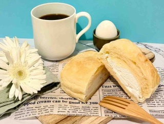 【ローソン×Milk】新作、MILKふんわりホイップデニッシュを実食！ふわふわホイップ×ホワイトチョコがたっぷり