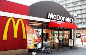 【悲報】マクドナルドさん、ガチの改悪・・・ひっそりと「ピクルス多め」「ソース少なめ」などのサービスを終了