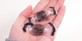 リビングのテーブルにお菓子を出しっぱなしで寝てしまったら、翌日に…