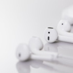 ワイのダイソーの500円のイヤホンと彼女の5万円のイヤホン聴き比べした結果ｗｗｗｗｗｗｗｗ