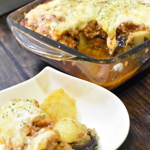 相性抜群♪スパイシー茄子ポテトミートチーズ焼き