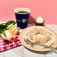 【セブン新作】税込108円の神コスパ！「もちっとリングシュガードーナツ」実食レポ｜もちもち食感の秘密とは？