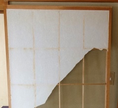 障子紙の貼り替えを100均の商品でやってみた