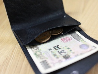 ワイ「ほいよ今月のお賃金」（30万）ヨッメ「はい今月の小遣い」（3万）