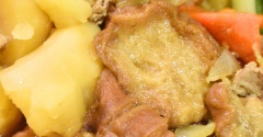 出汁を使わず♪仙台麩の肉じゃが