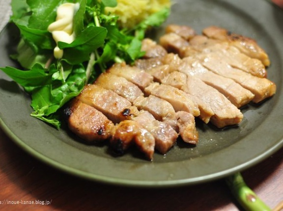 自分の身体に合ったお茶を飲む習慣とおとな女性の養生食【PR】、豚ロースを漬け込んでグリルで焼くだけ晩ごはん
