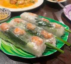 梅田で20年以上続く、現地さながらの本格ベトナム料理が楽しめる酒場！　ビアホイ　梅田