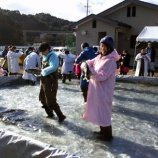 『「山田鮭づくしモニターツアー」後の鮭の塩抜き作業』の画像