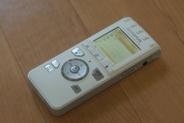 オリンパスのポータブル型ラジオ録音機 Pj 30 を使用中 メモリー管理と音質設定 ハードディスクメンテナンス