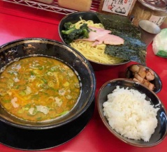 やっぱりつけ麺最強じゃんか！　豚骨醤油ラーメン 王道家