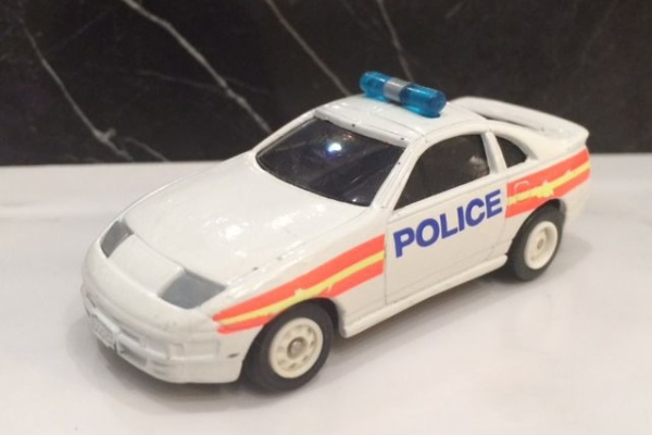 【新品未開封】モータートミカ 海外版 TW-01 フェアレディZ ポリスカー 新品未開封】モータートミカ 海外版 TW-01 フェアレディZ ポリスカー