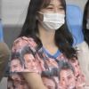 日ハムオタの美人女子、マスクを撮った瞬間を激写されてしまう