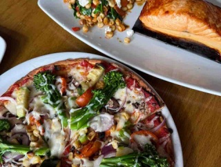 【ダイエットご飯日記】カリフォルニアピザキッチンでヘルシーっぽいチョイス【2100kcal】