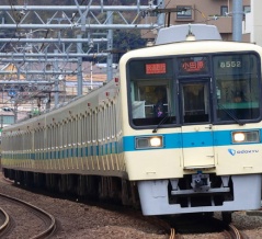 2026年度以降は廃車を再開か 半数が残る小田急8000形の気になる今後