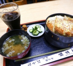 そば処　満留賀　〜　カツ丼