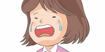 4歳の娘の目にゴミが入り、妻が気づいた。娘は擦りたがり、妻は涙で流そうと懸命になった。