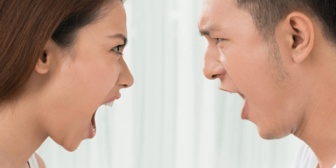 奥さんから数々の非情な仕打ちをされてきた男性社員が離婚することに。職場の誰もが彼に同情してたけど最後の言葉で拍子抜けした