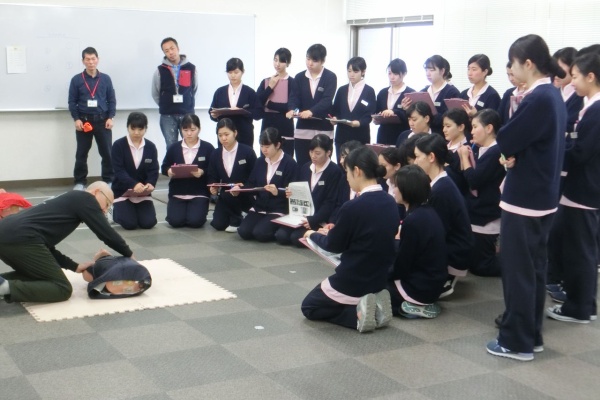 学校法人 鈴木学園 中央歯科衛生士調理製菓専門学校 歯科衛生学科