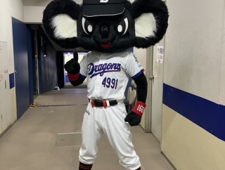 中日新マスコット「ブラックドアラ」お披露目
