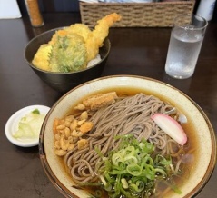 平日増量無料は健在！！価格も嬉しい！念願のかけそばセットメニューを注文「そば雅」