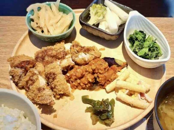 富山市西大泉に『BoLO（ボロ）』なるカフェがオープンしてる。ランチセット食べたみた。